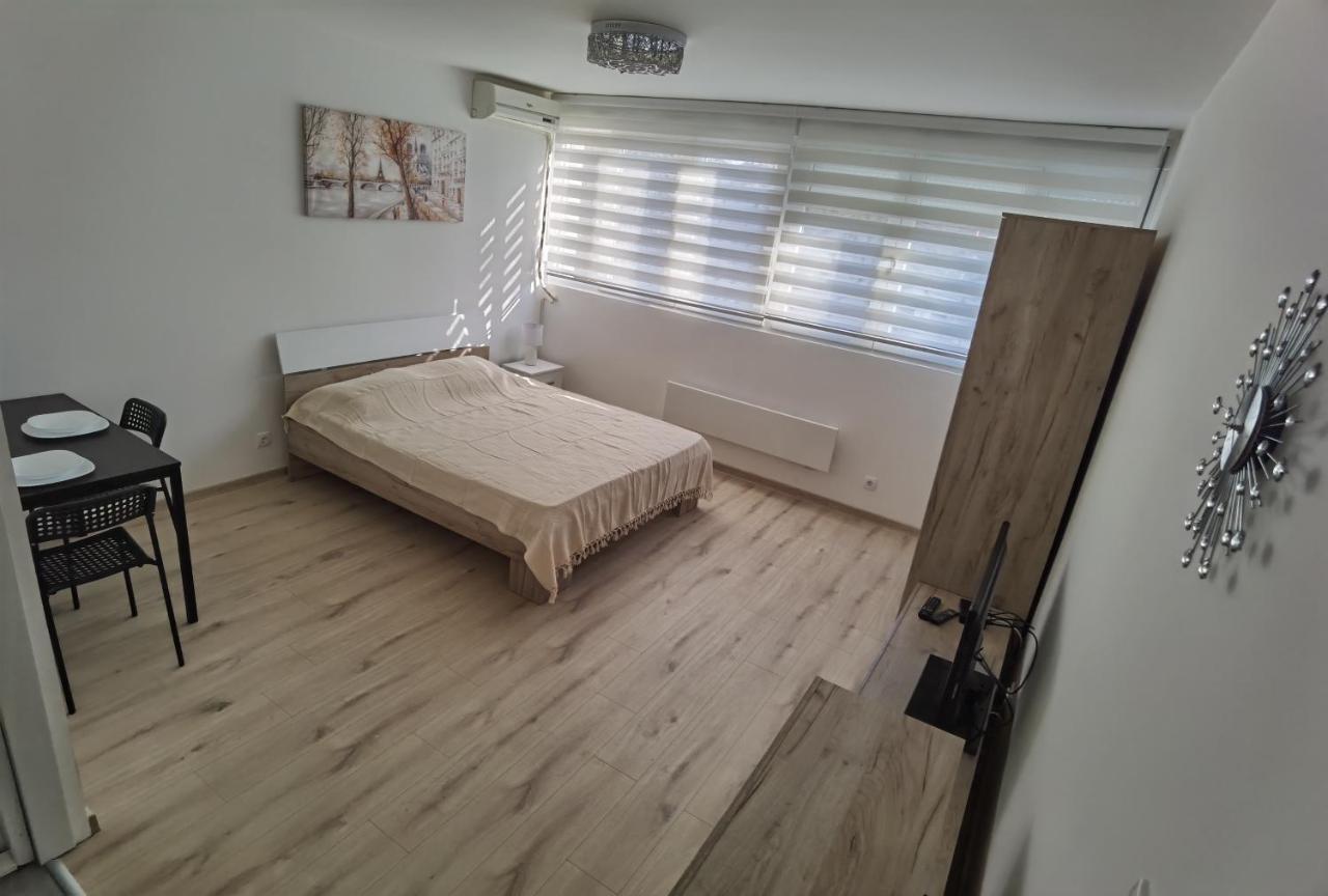 Апартаменти Apartman Lena Banovo Brdo Белград Екстер'єр фото