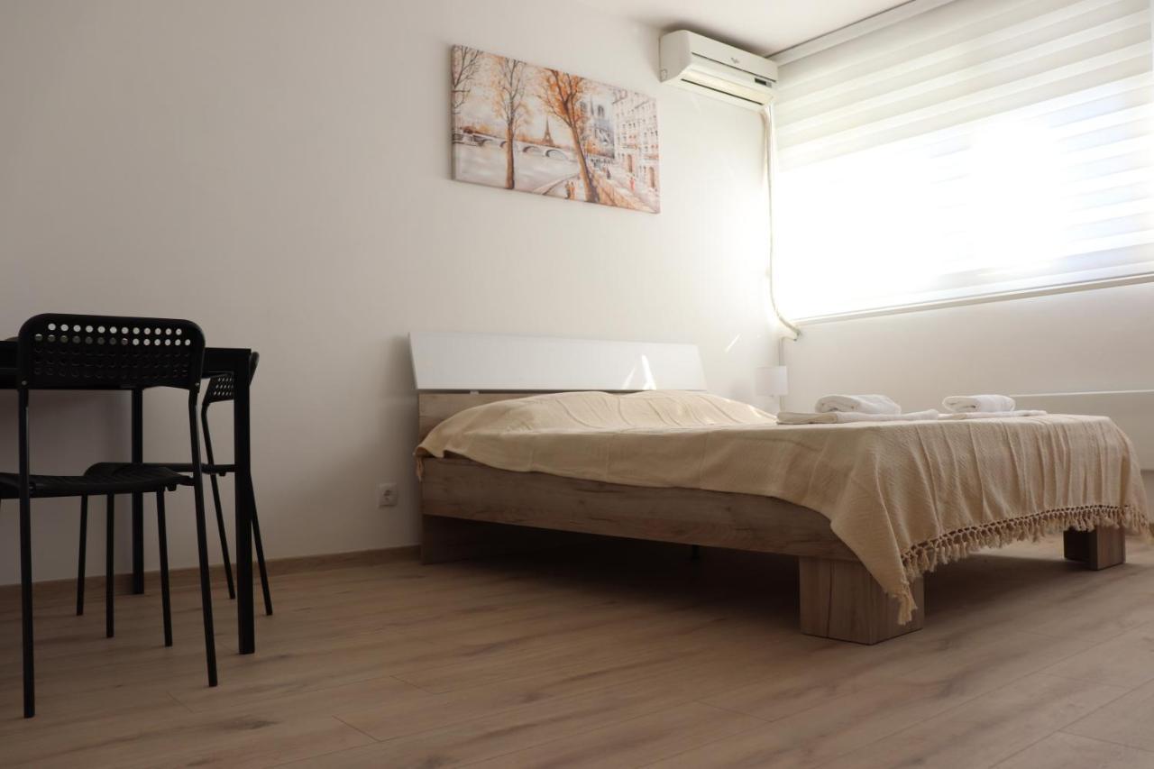 Апартаменти Apartman Lena Banovo Brdo Белград Екстер'єр фото